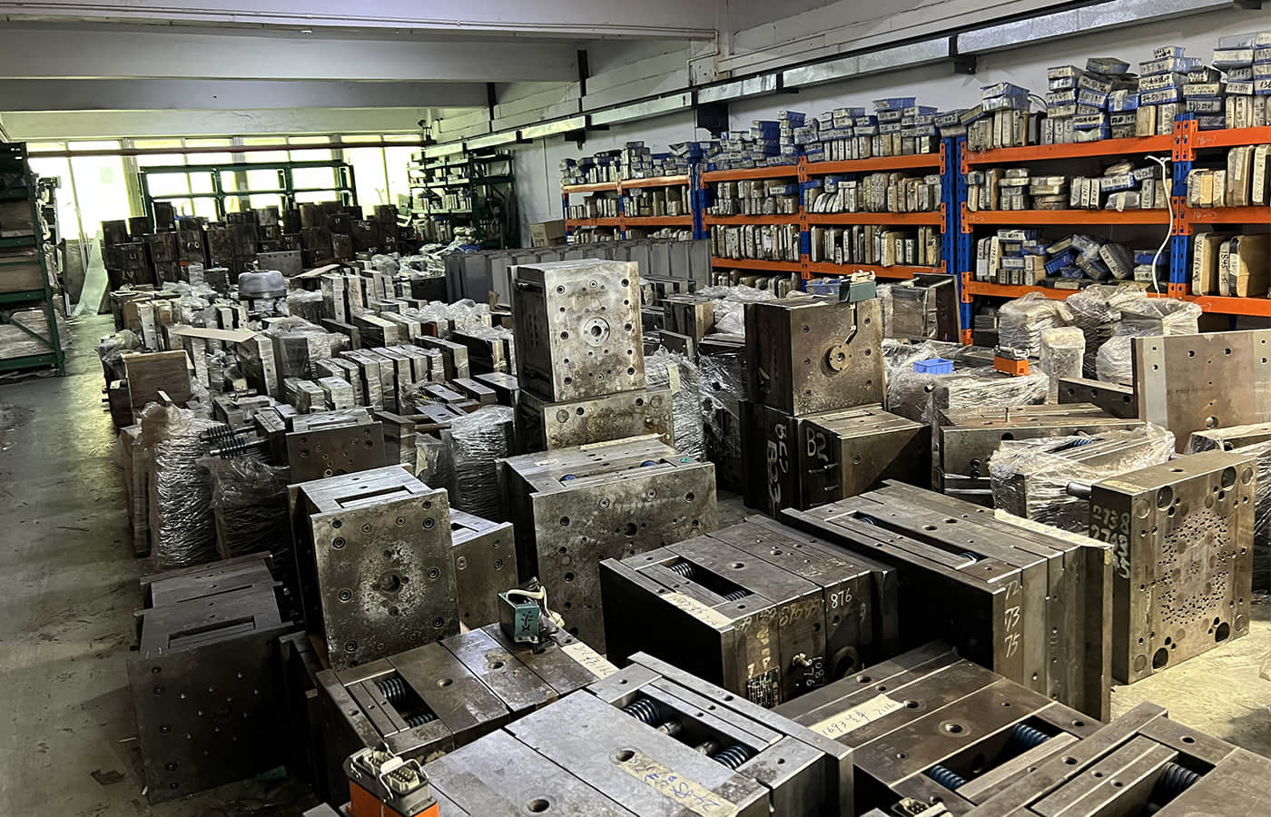 Custom optical lens mold workshop