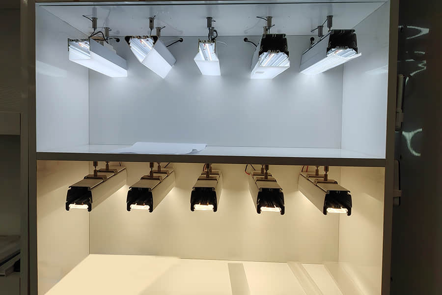 Showcasing extrusion linear lenses in different sizes