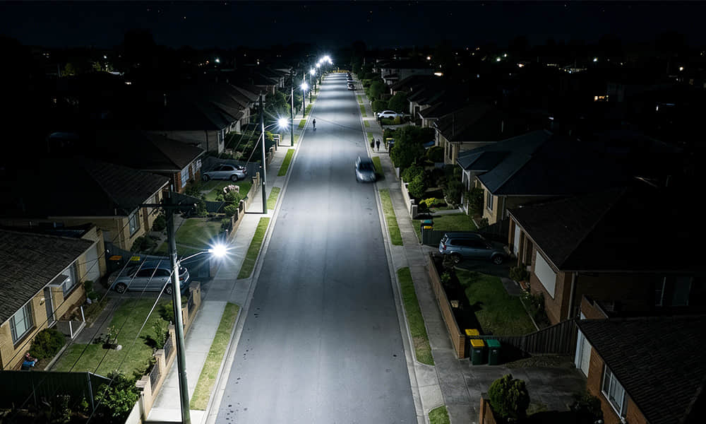 Single sided street light arrangement
