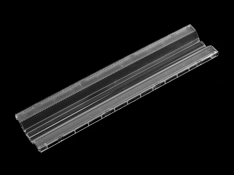 Indoor Linear Lens Design Featuring Zhaga Length