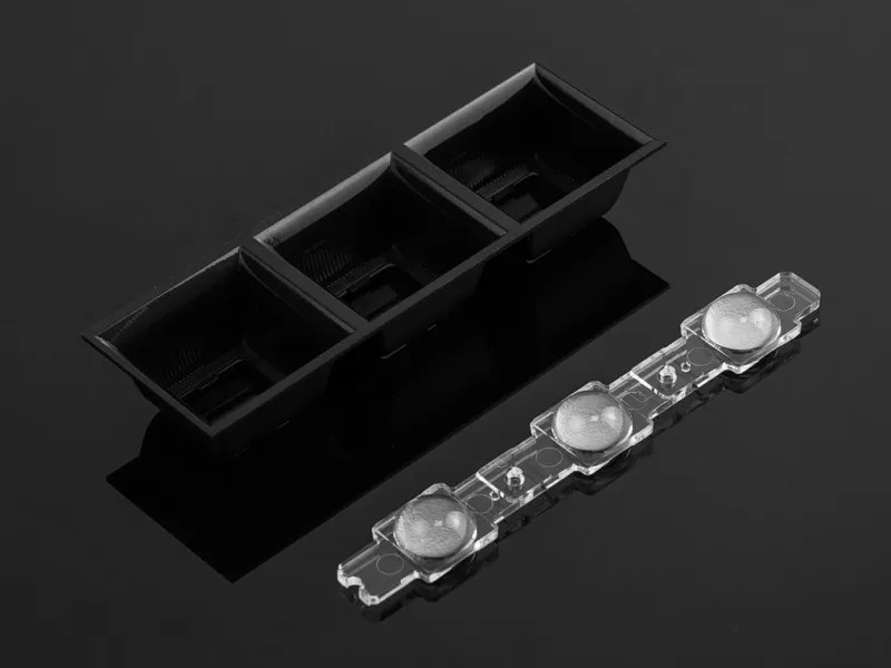 Indoor Linear Lens Design with Narrow Beam