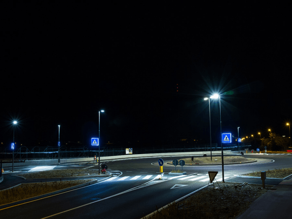 2x2 lens for pedestrian road lighting Application