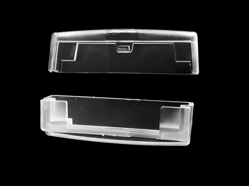 Linear Lighting Luminaire With Lens End Caps